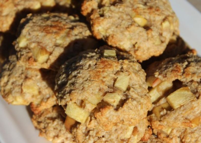 Oat cookies with fruit